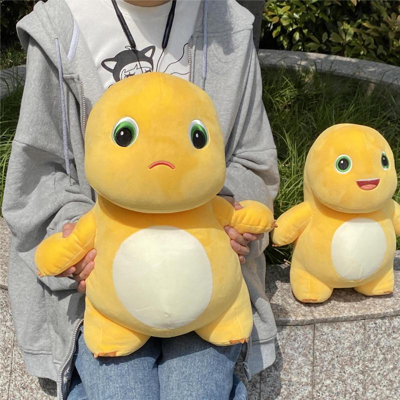 多愛乳竜公仔震える音の同じタイプのぬいぐるみは枕を抱いて人形の女子学生をなだめて機の結婚式の人形をつかんで卸売りします。|undefined