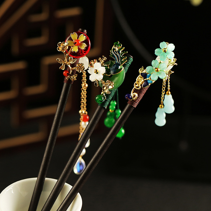 Antique Vintage Imitation Hetian Jade Petal Hairpin Ancient Chinese Clothing Tassel Step Headwear Modern Girl's Hair Hairpin