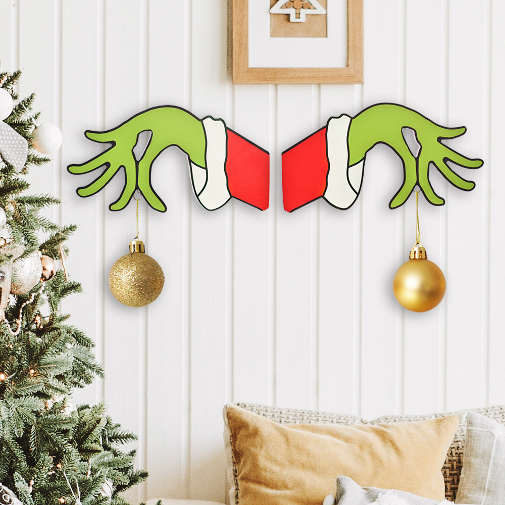Karácsonyi dekoráció, karácsonyi fa ajtóra lógó ajtótábla, karácsonyi Grinch girland, bevásárlóközpont dekoráció_voghion.com