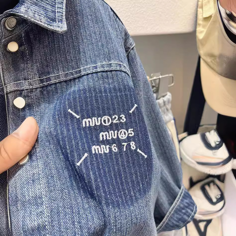 Boys' Denim Jacket Spring and Autumn 2024 Autumn Large Children's Work Shirt Denim Jacket Retro Shirt Loose Trendy