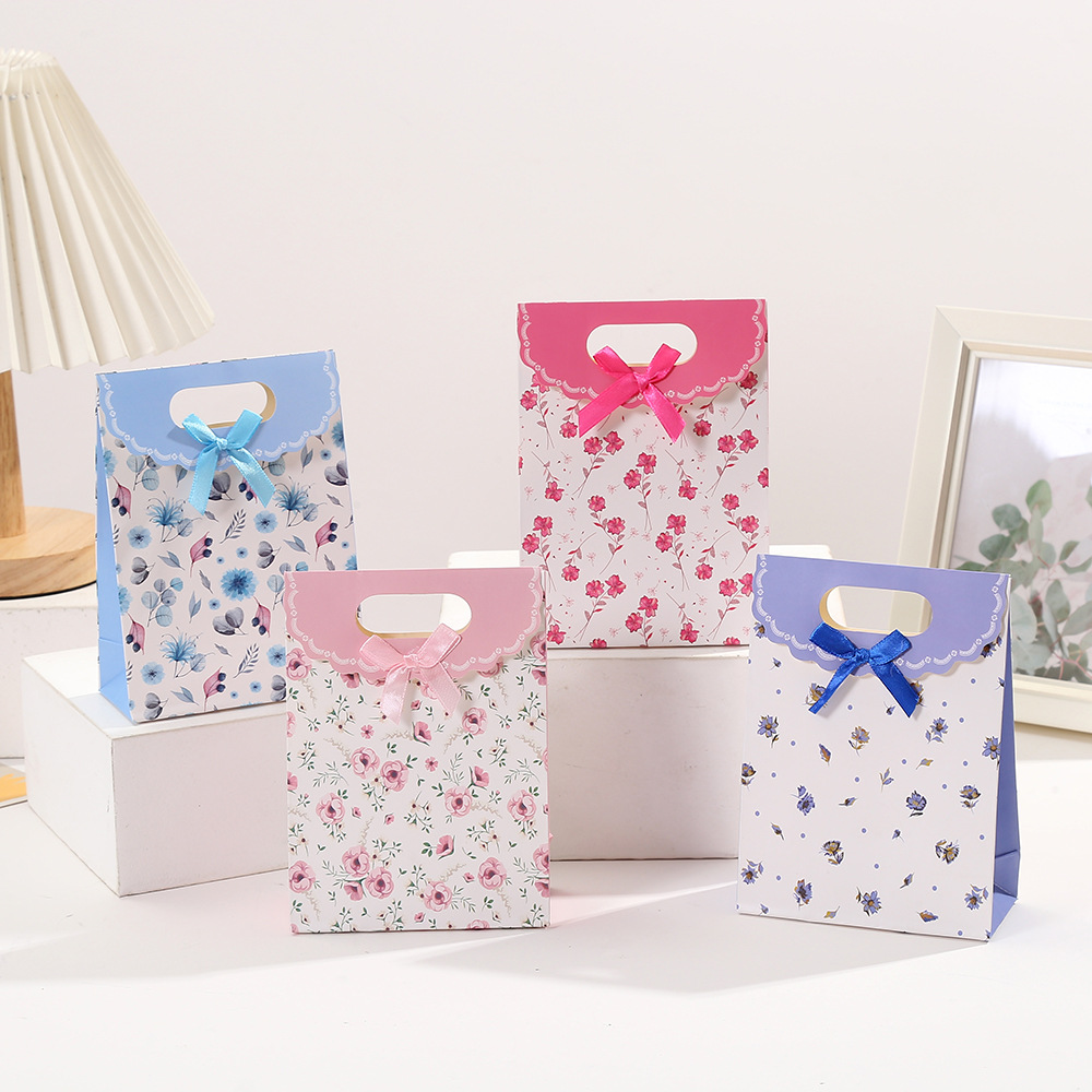 Pastoral style small floral gift bag color printing flip white cardboard bag simple birthday gift bag