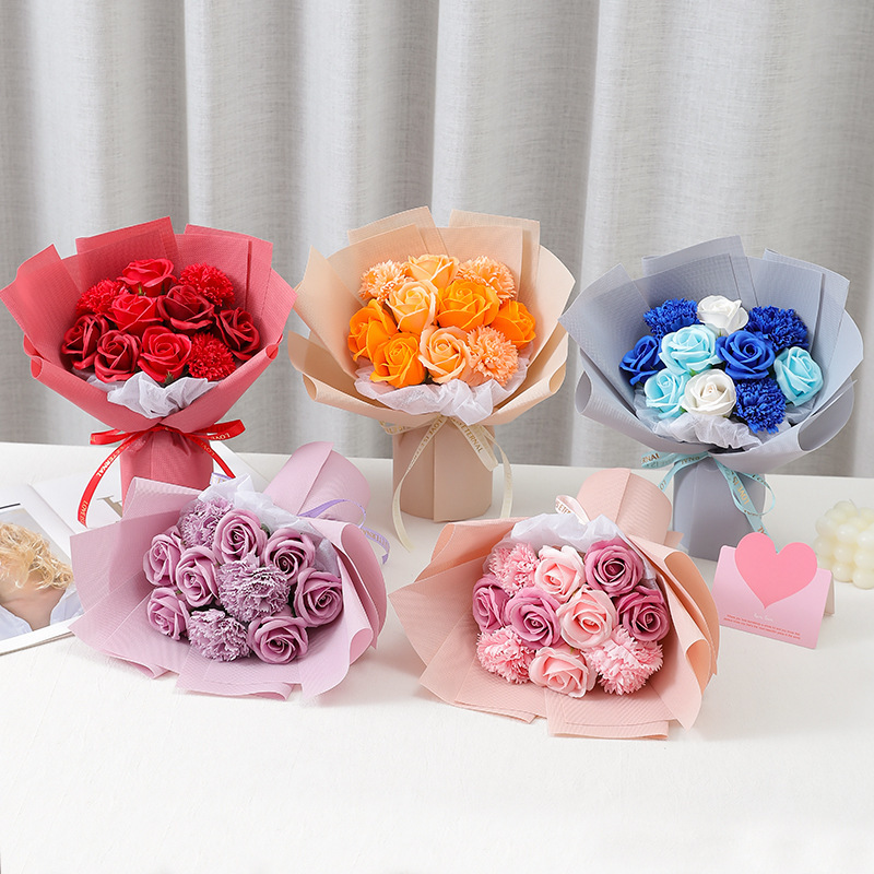 クリスマスの花束はバラの花の石鹸の花束をシミュレーションします。|undefined