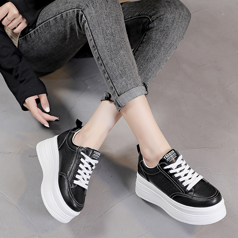 Factory direct supply thick-soled sports shoes women's 2023 autumn and winter New punching breathable comfortable leisure women's soles