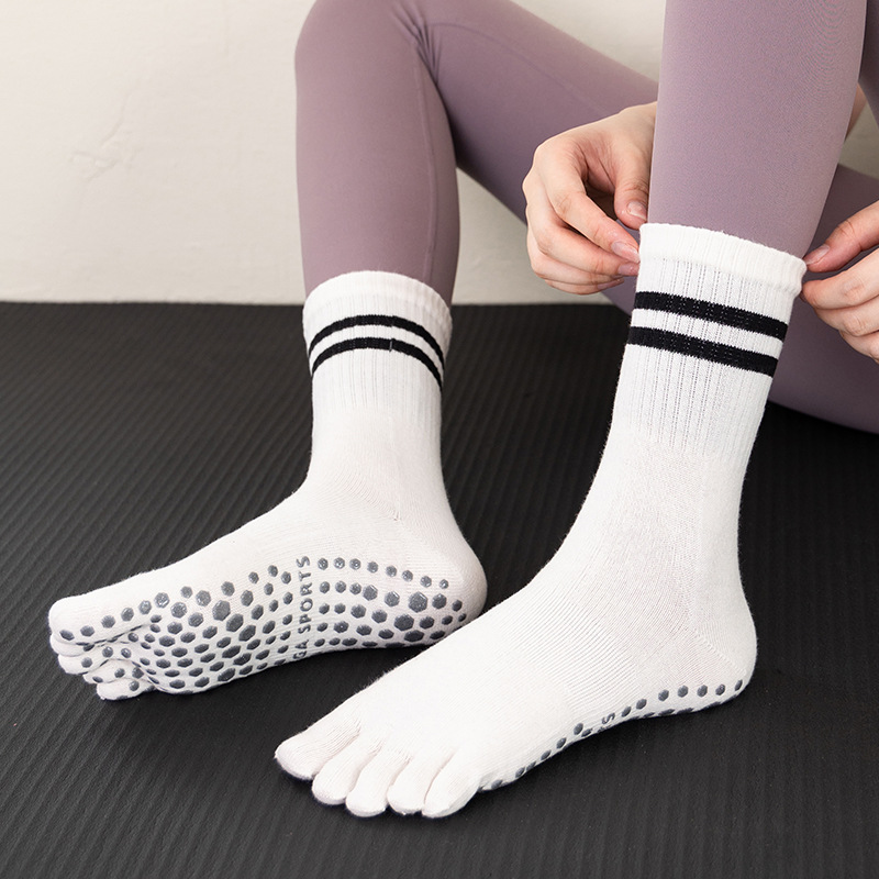 Yoga socks five toe socks striped parallel bars calf socks non-slip dispensing Terry warm tube Pilates a generation of hair