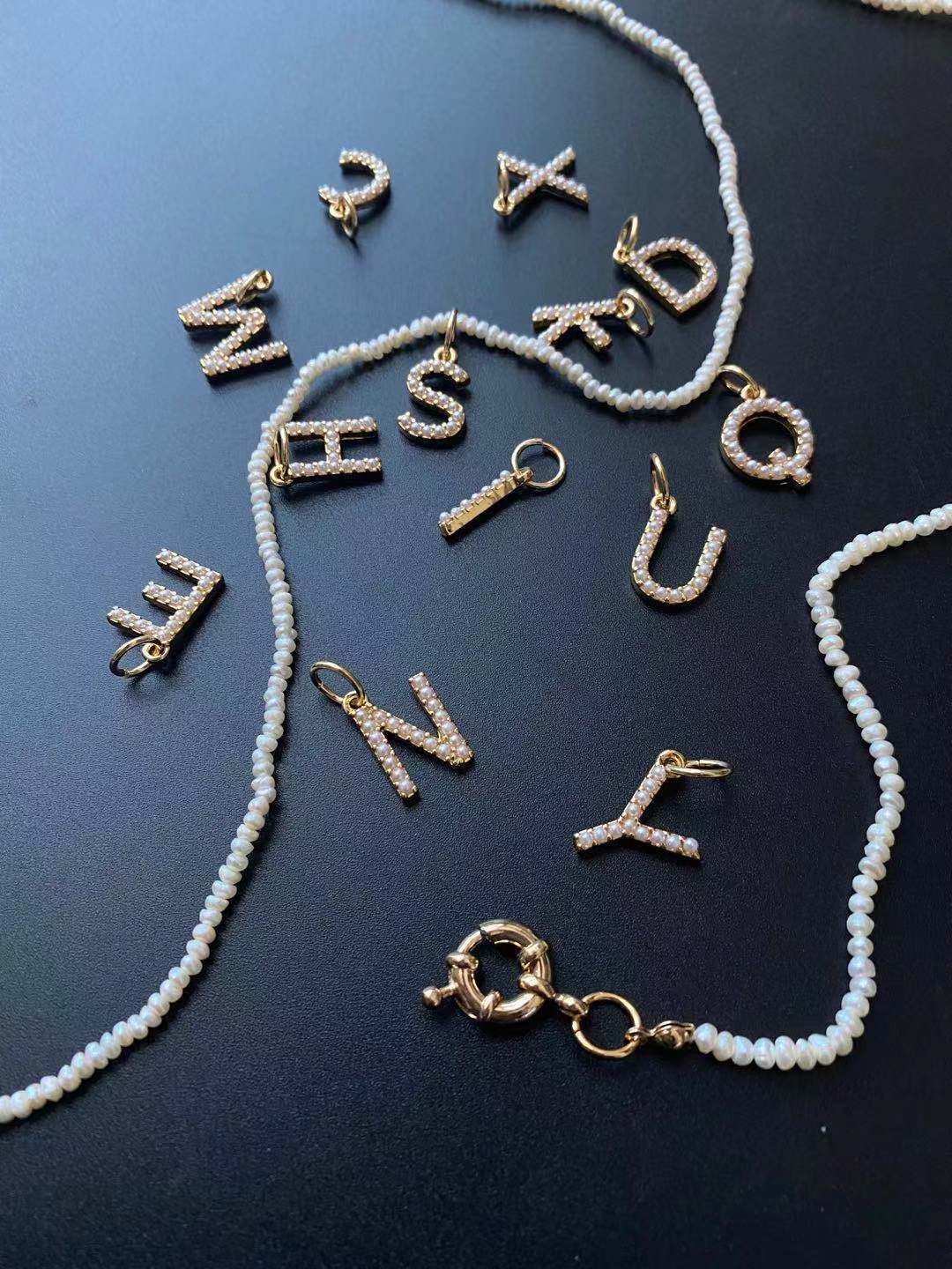 Meiyu European and American New Irregular Small Freshwater Elegant Pearl Necklace Simple Letter Personality Retro Clavicle Chain