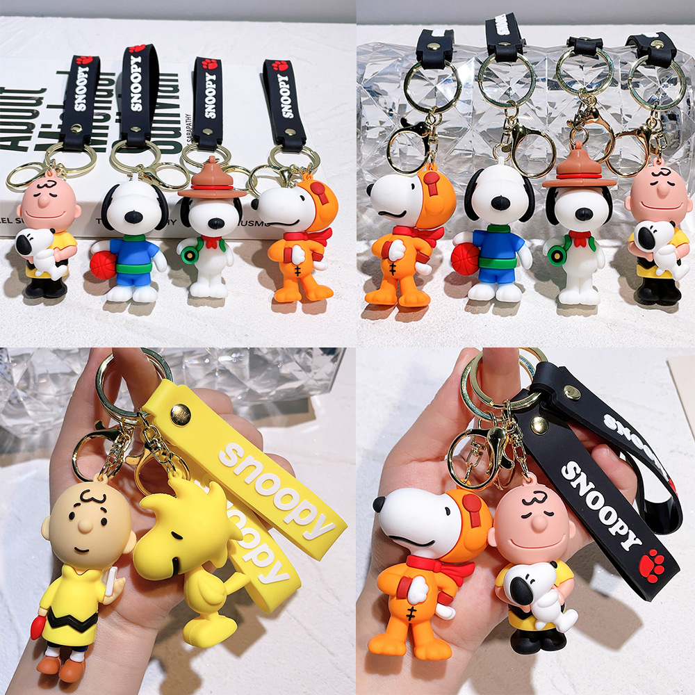 A variety of Snoopy key chain Charlie cartoon creative car key chain cute bag pendant glue doll