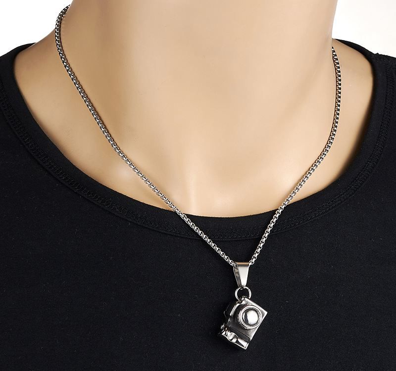 Cross-border jewelry stainless steel vintage camera pendant necklace personalized punk titanium steel necklace men's jewelry