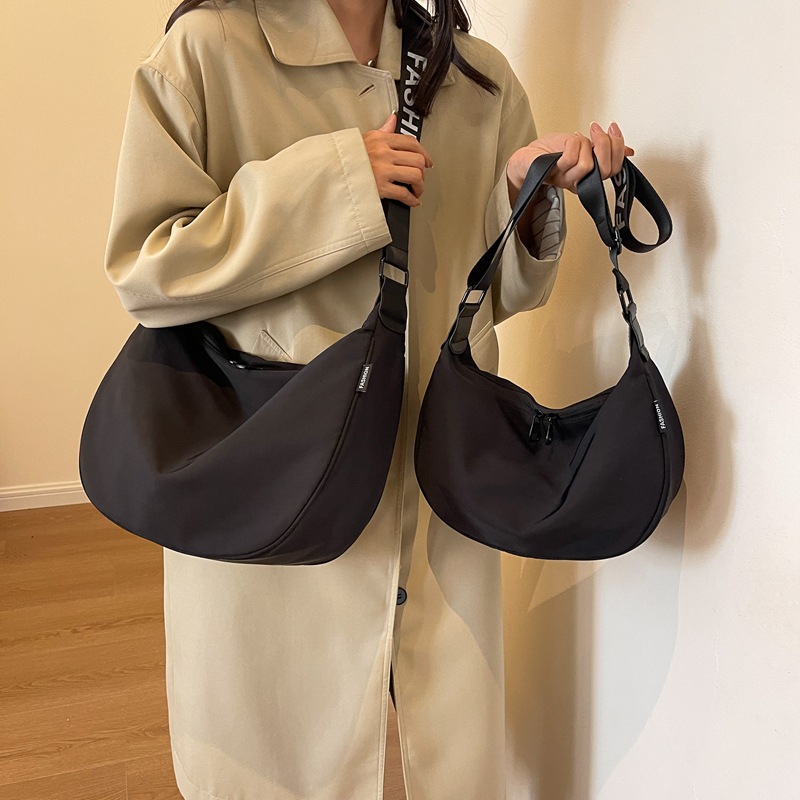 Live popular waterproof cloth large small size bag female 2023 new Korean style Oxford cloth dumpling bag all-match messenger bag