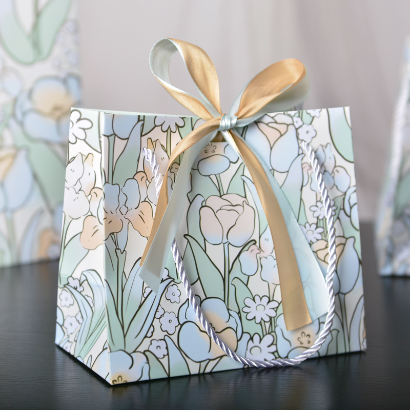 Mori tulip flower gift bag cross-border gift bag hand gift teacher's day packaging bag candy bag wholesale