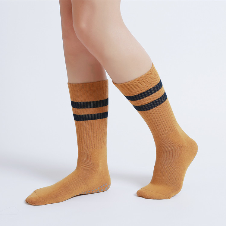 Factory wholesale round head non-slip pressure yoga socks autumn and winter high tube long tube yoga socks Pilates cotton socks