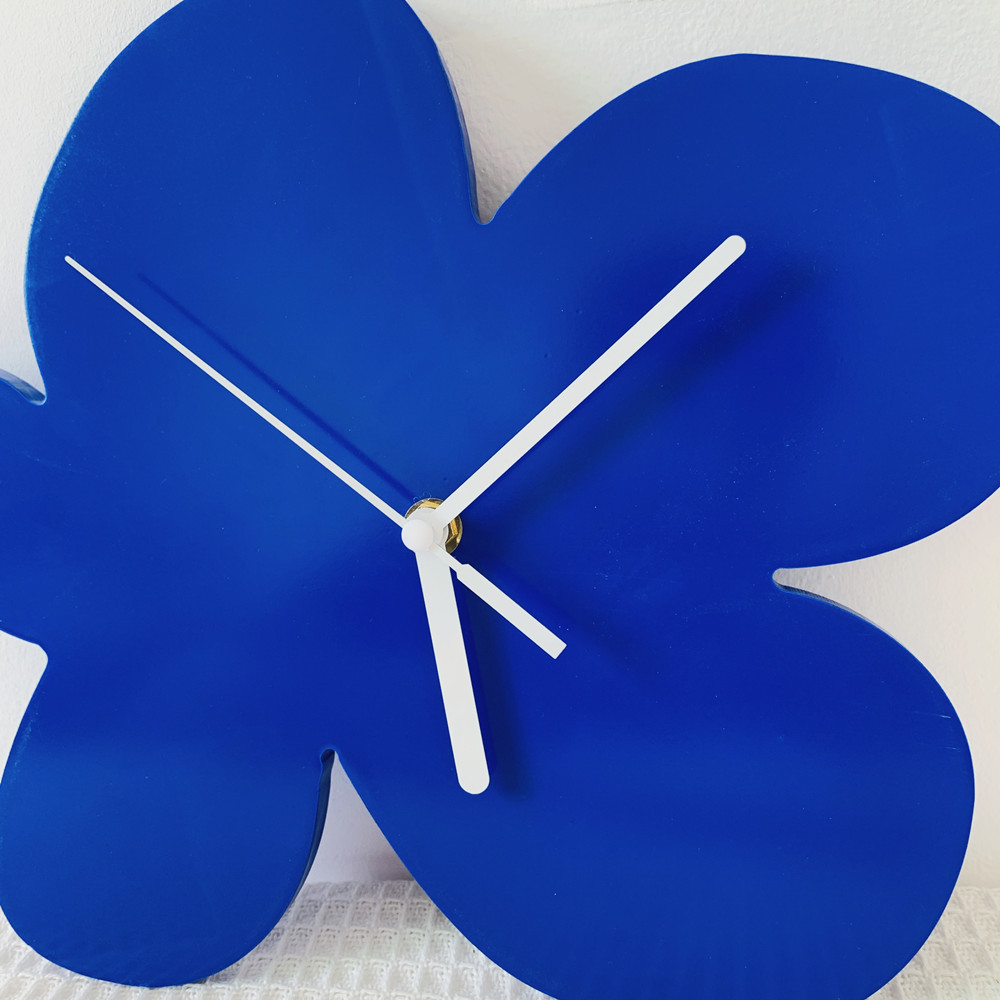 ins Retro Nordic Home Klein Blue Flower Clock Mute Clock Model Room Clock Soft Wall Decoration