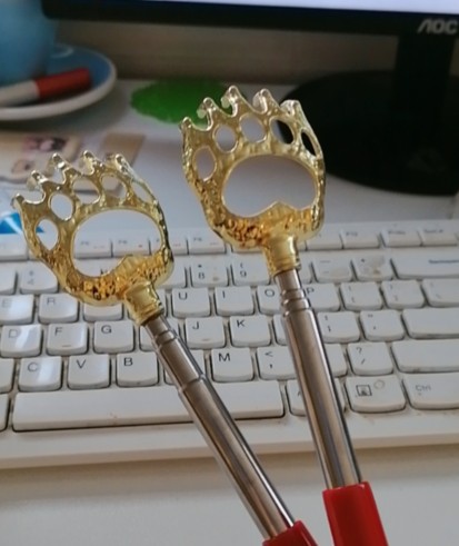 Metal eagle claw not asking for people stainless steel telescopic scratcher old head music scratcher metal crafts Tickle