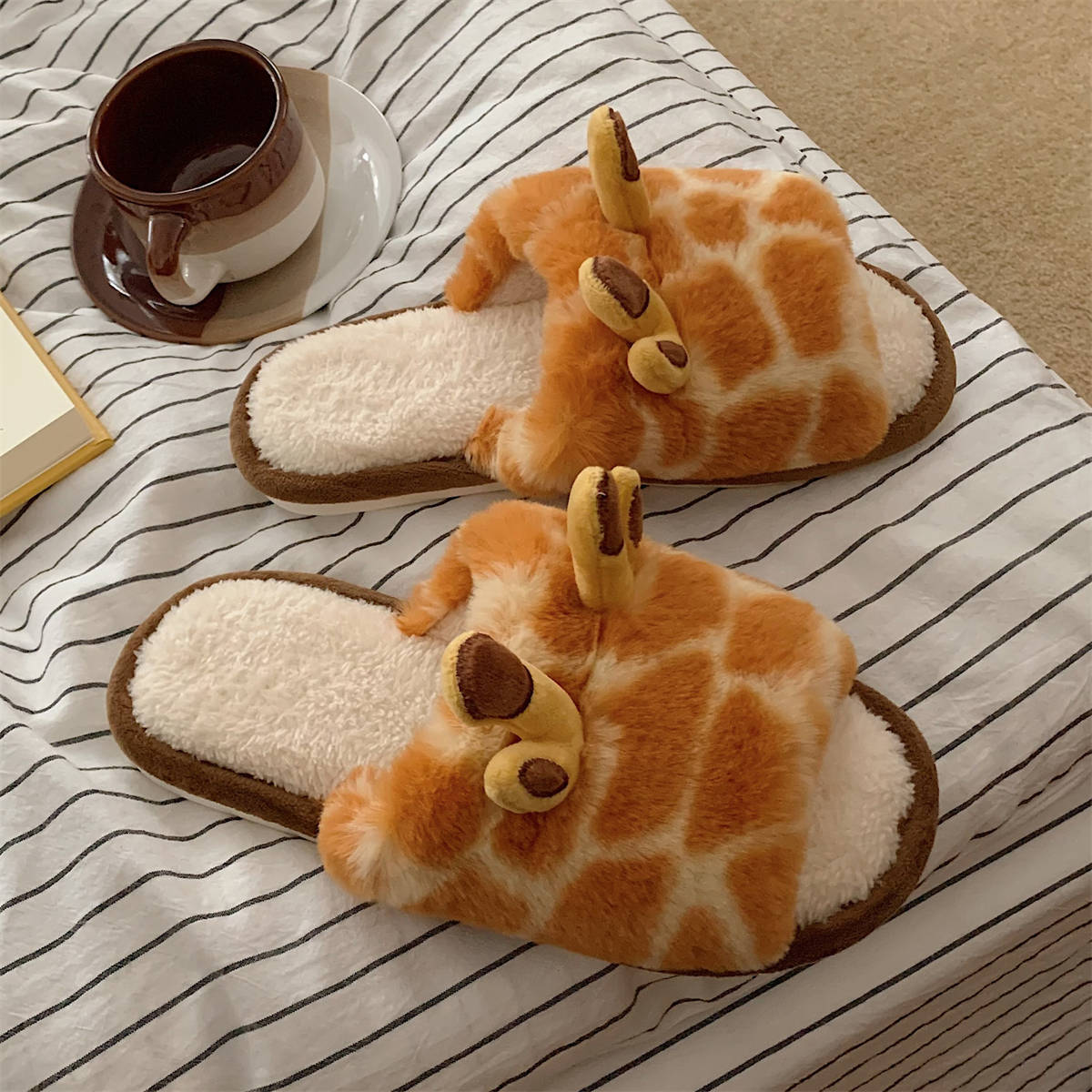 Women's winter new indoor warm cotton-padded shoes cartoon giraffe plush confinement shoes for students
