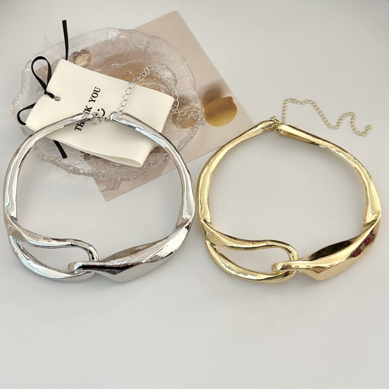 European and American heavy industry metal style hinge three-dimensional thick ring buckle necklace men's and women's light luxury niche high-grade necklace clavicle chain