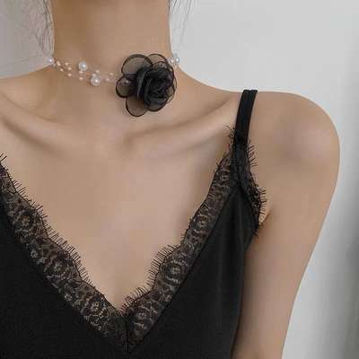 French romantic black and white choker flower pearl necklace female summer clavicle chain fairy neck chain 2022 New