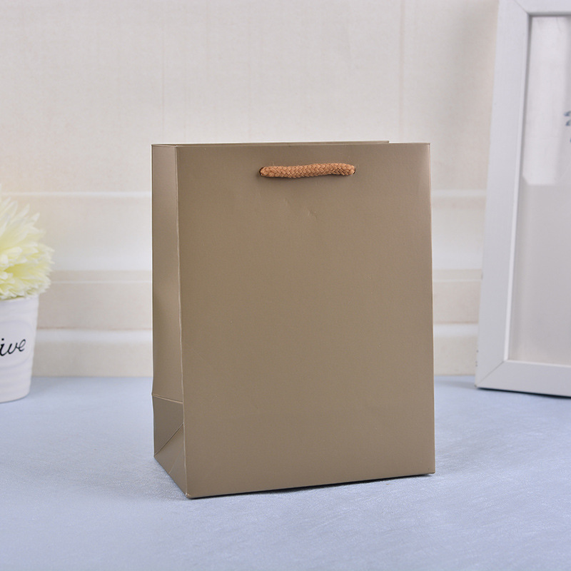 Custom white card monochrome shopping bag printed clothing accessories packaging bag wholesale takeaway packaging advertising tote bag