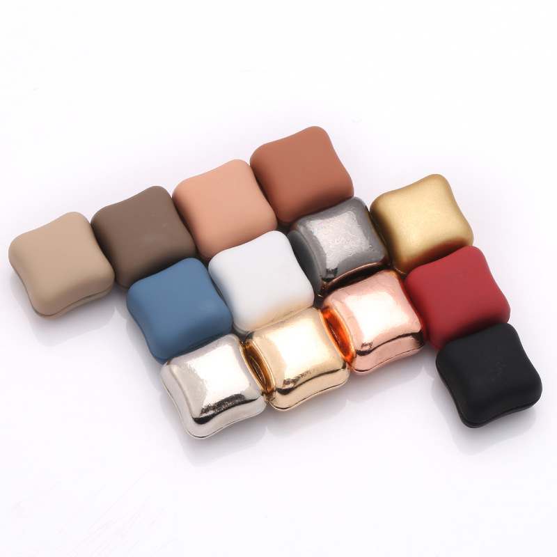 Cross-border Love Magnetic Buckle Tape Scarf Strong and Traceless Fixed Silk Towel Buckle Shawl Nape Anti-light Magnetic Buckle
