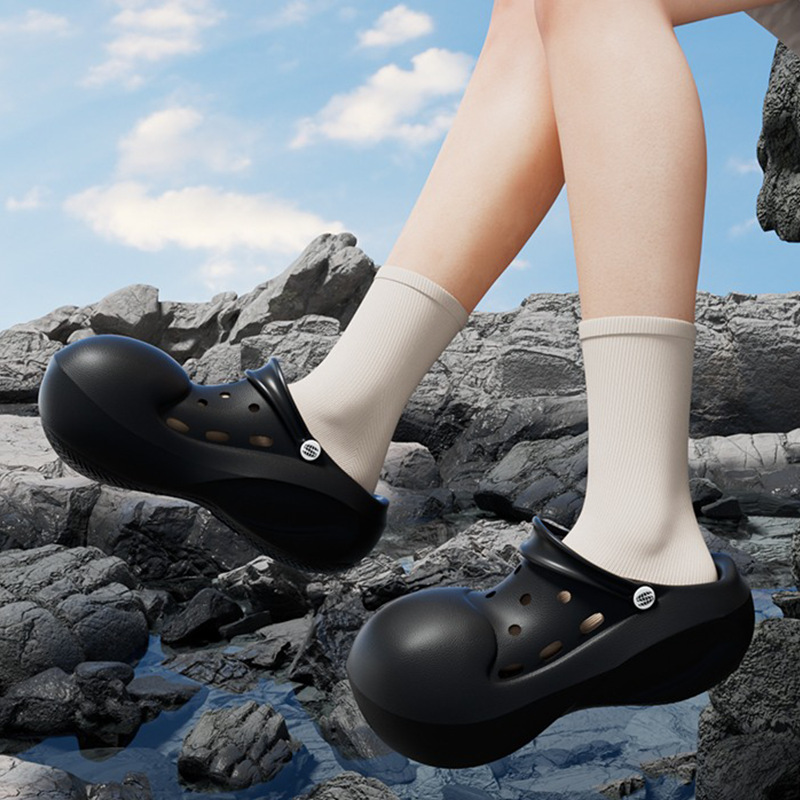 Women's hole shoes summer new outdoor wear thick bottom increased breathable non-slip outdoor wave closed toe beach soft bottom sandals