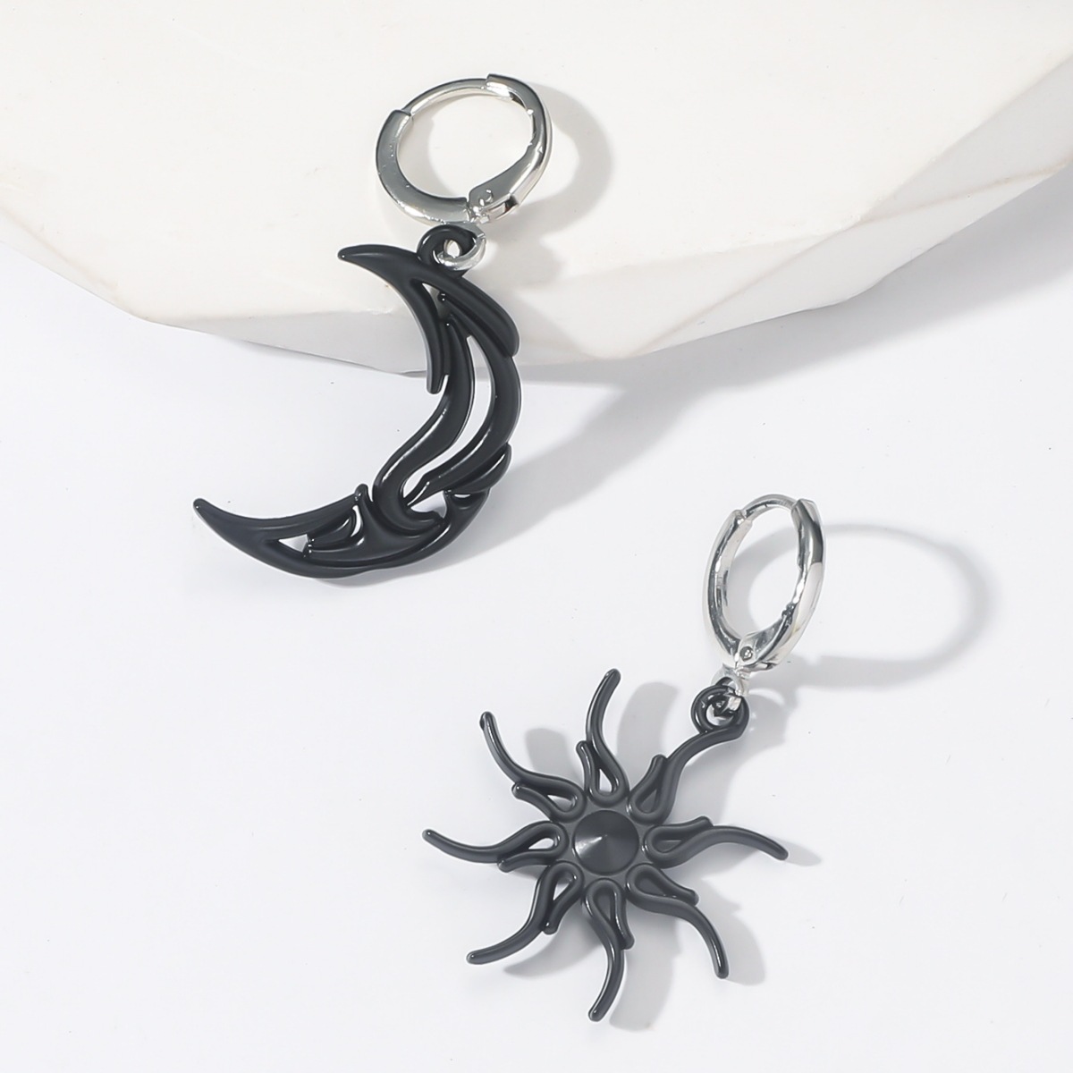 Cross-border New Simple Sun Moon Earrings Distinctive Asymmetric Abstract Earrings Short Hollow Star Moon Earrings