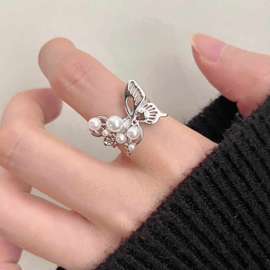 Schmetterling Perle Metall dreidimensionaler Hohlring weiblicher Nischendesign vielseitiger Zeigefingerring Ins-Ring_voghion.com