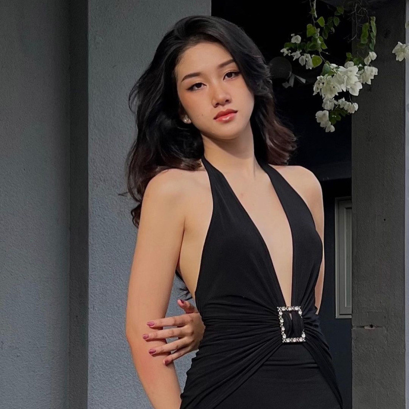 European and American style 2024 autumn new women's clothing fashion trend sexy halter backless slim sheath solid color dress