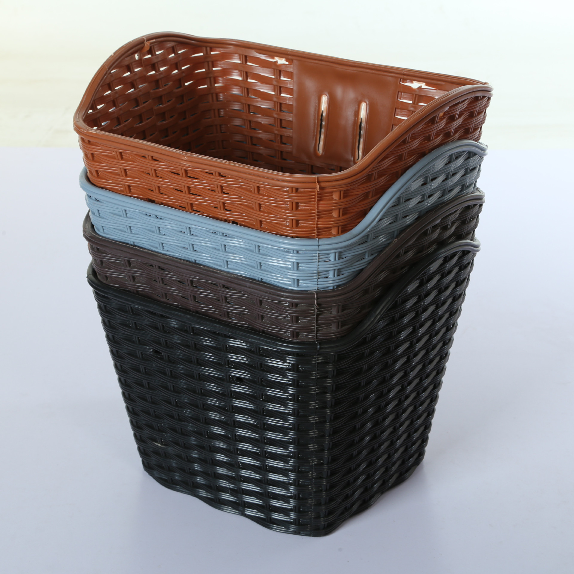 Factory in stock supply wholesale bicycle basket plastic imitation rattan basket with cover electric car ingot basket