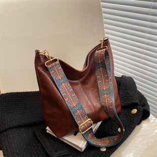 Vintage Solid Color Shoulder Bag Women's 2022 New Large Capacity Bright Soft PU Shoulder Crossbody Bag Underarm Tote Bag