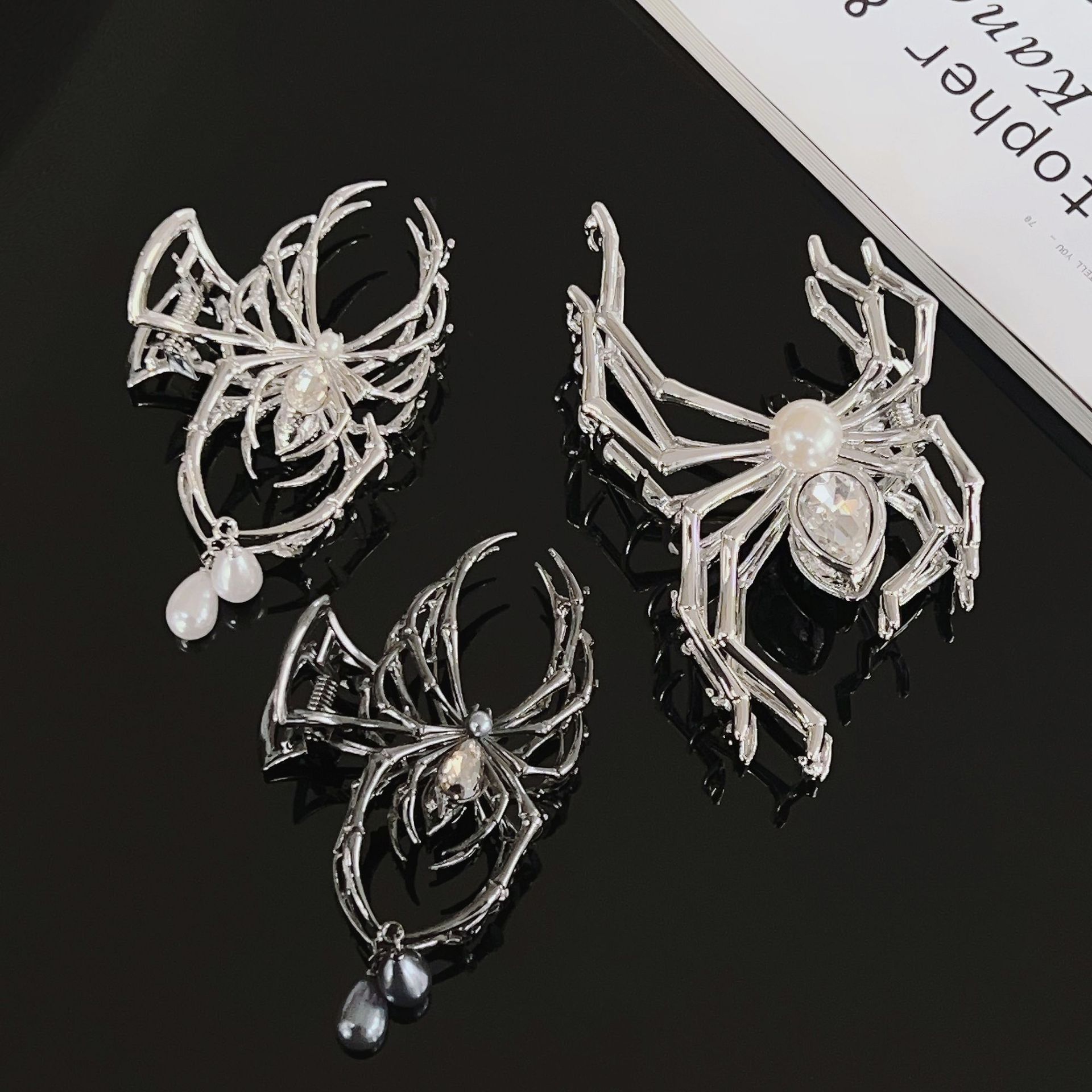 Distinctive Spider Tassel Disc Hair Grab Hair Accessories Back Head Hairpin Children's Hairpin Summer Flower Shark Clip Headwear_voghion.com