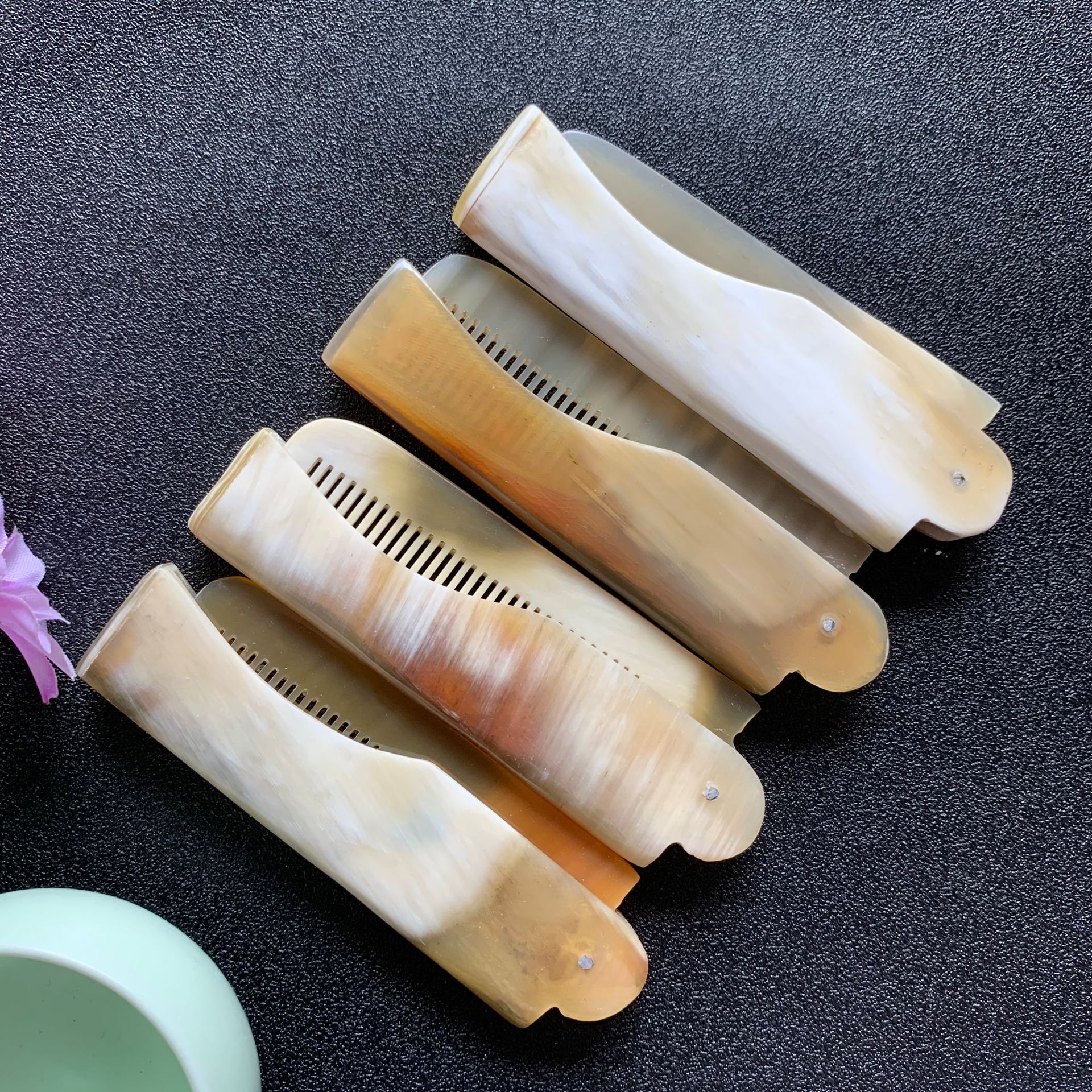 Weida combing industry horn comb folding comb easy to carry tourist attractions stalls recommended horn comb manufacturers