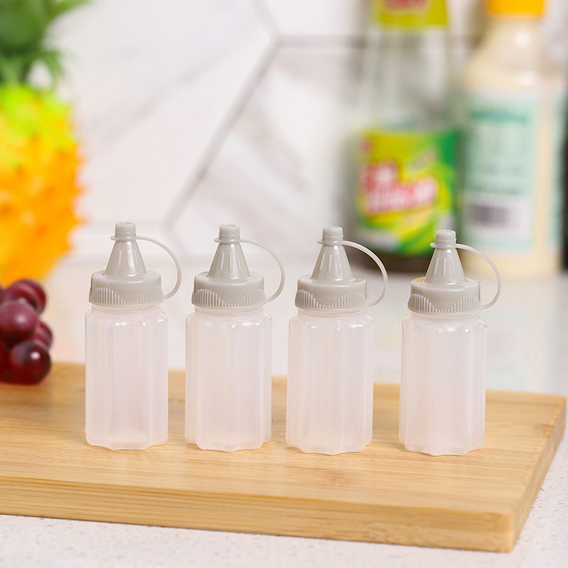 Mini Squeeze Sauce Bottle Japanese Style Portable Food Grade Plastic Condiment Bottle Ketchup Storage Cleaning Tools