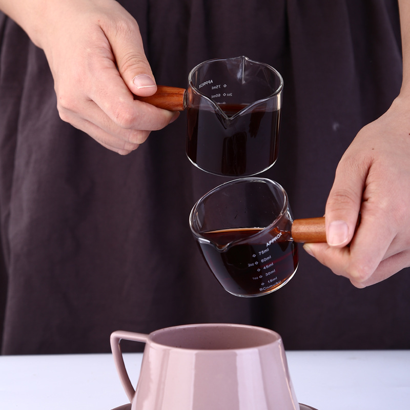 Internet Celebrity Mini Glass Small Milk Pot Milk Pot High Temperature Resistant Wooden Handle Transparent Pot Dipped in Seasoning Household Measuring Cup