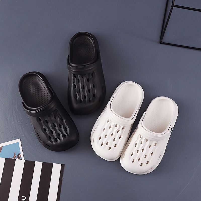 Summer new style hole shoes couple's non-slip garden shoes seaside water shoes drifting shoes stall Net red sandals