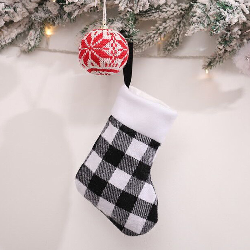 Cross-border new Christmas decorations red and black plaid plush Christmas stocking ornaments gifts gift candy bag pendants