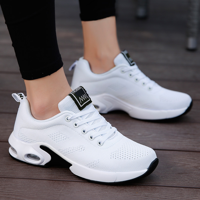 Cross-border foreign trade factory supply wholesale plus size flying woven air cushion women's shoes mesh breathable casual sports running shoes