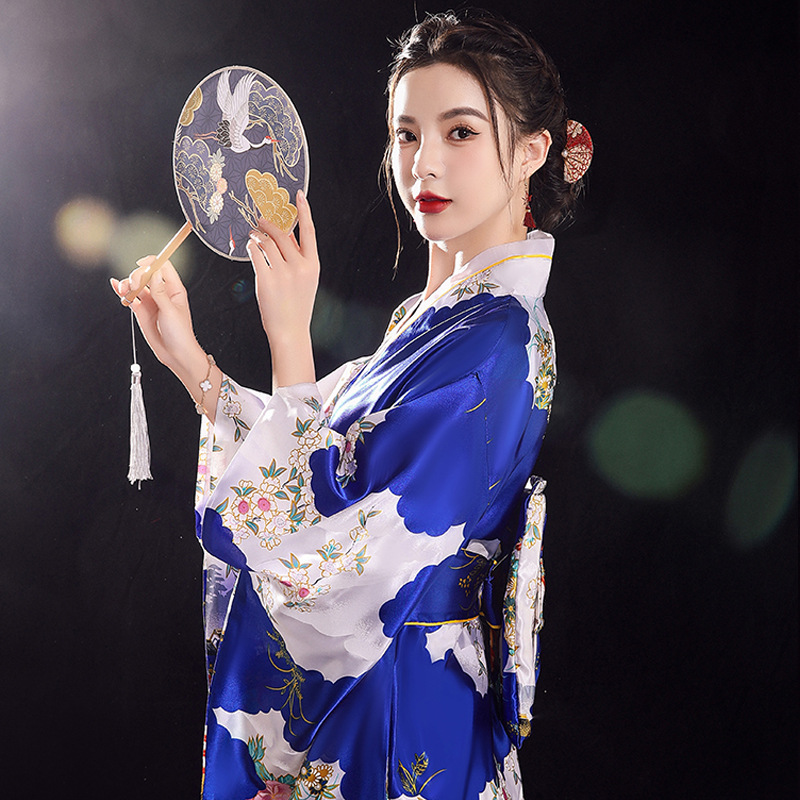 On behalf of 20223 new Japanese kimono network red explosions pajamas ladies satin large size robe bathrobe manufacturers batch