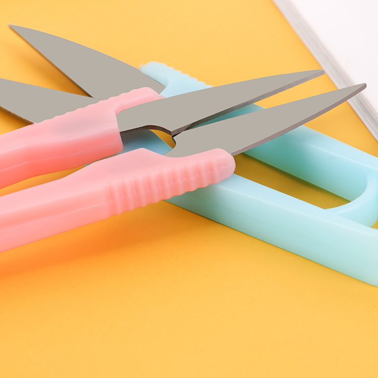Household color U-shaped small scissors manufacturers cross-stitch spring yarn shear thread shear individual packaging tailor yarn scissors