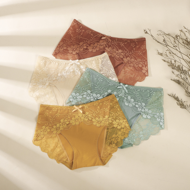 Uplifted and lengthened crotch European and American briefs sexy lace mid-waist lace ladies underwear bow cotton