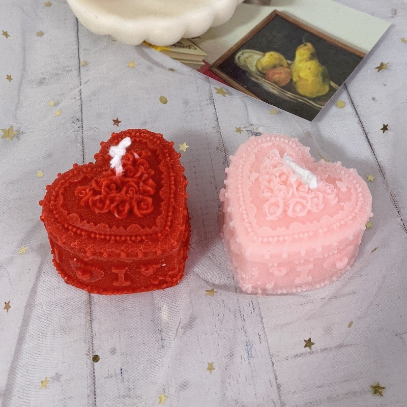 愛の宝石箱香薫ろうそくが炎を引いて結婚するハート型のお土産のお祝いろうそく|undefined