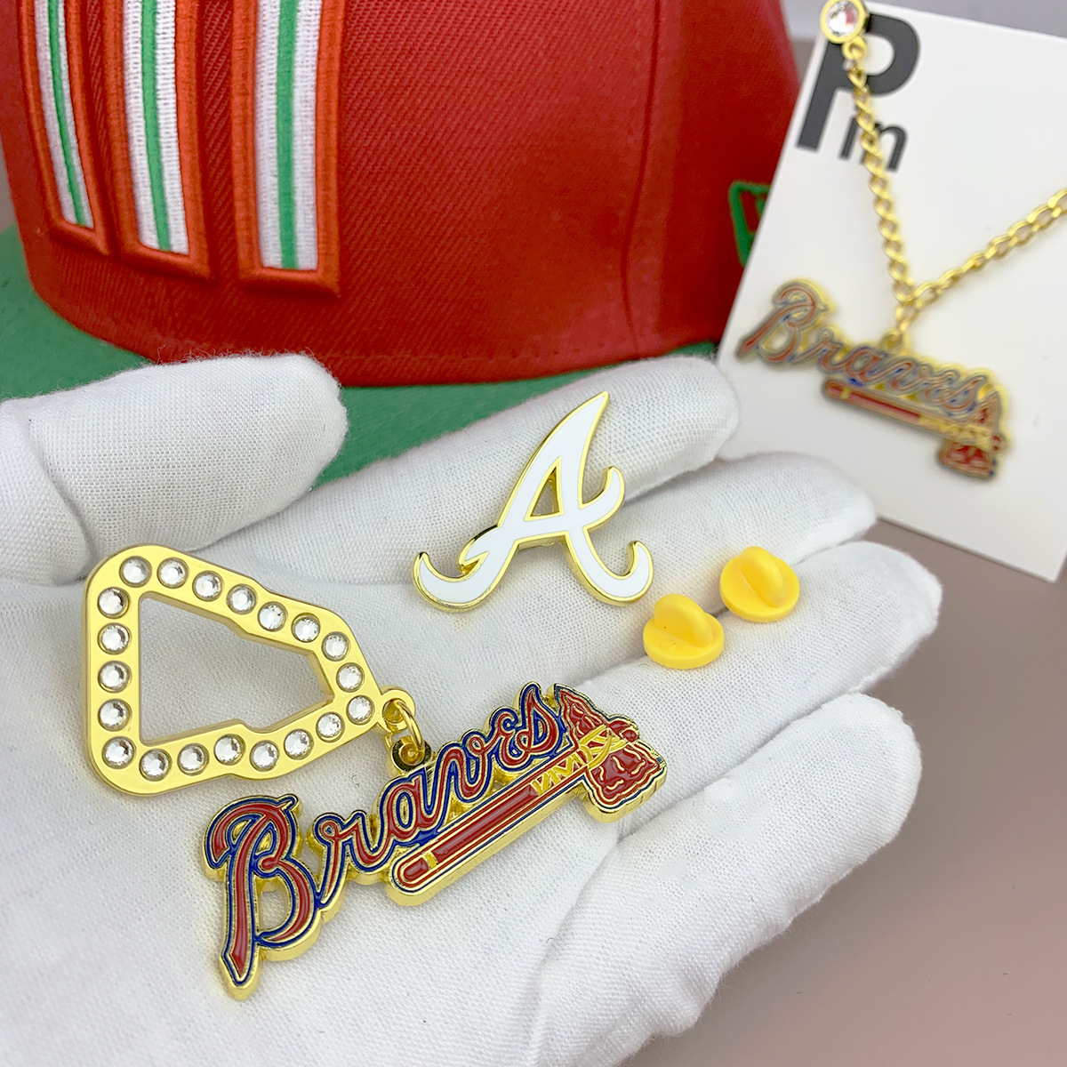 In stock baseball team MLB badge decorative cap chain New Era enamel pin brick badge pendant cap pendant suit