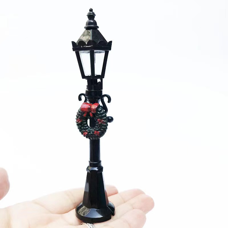 Cross-border hot selling ornaments retro Christmas decorations black Christmas small standing lamp decoration