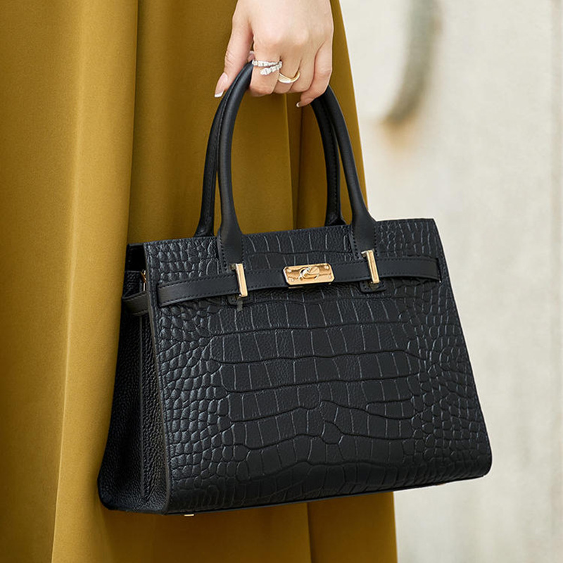 2024 New crocodile pattern cowhide messenger bag women's handbag large capacity girls' high-grade genuine leather Kelly bag