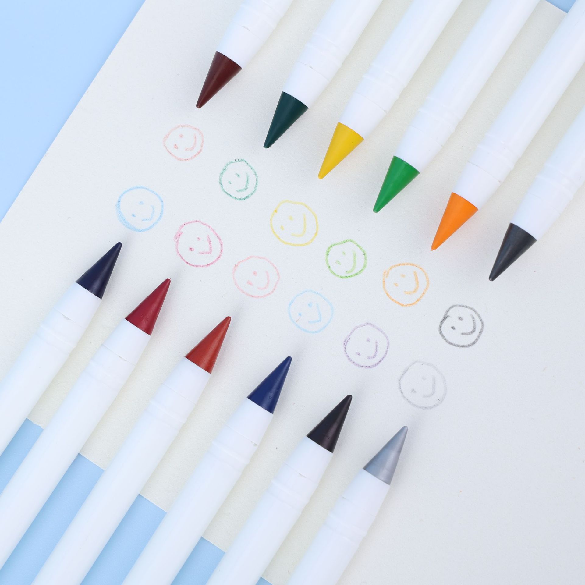 The eternal pencil that can not be written can replace the pen point. Students can write and draw colored pencils without cutting ink pencils.