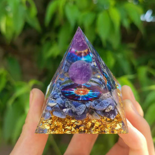 Foreign Trade Cross-border Explosions Pyramid Crystal Gravel Pyramid Glue Dropping Resin Home Car Handmade Decoration M8