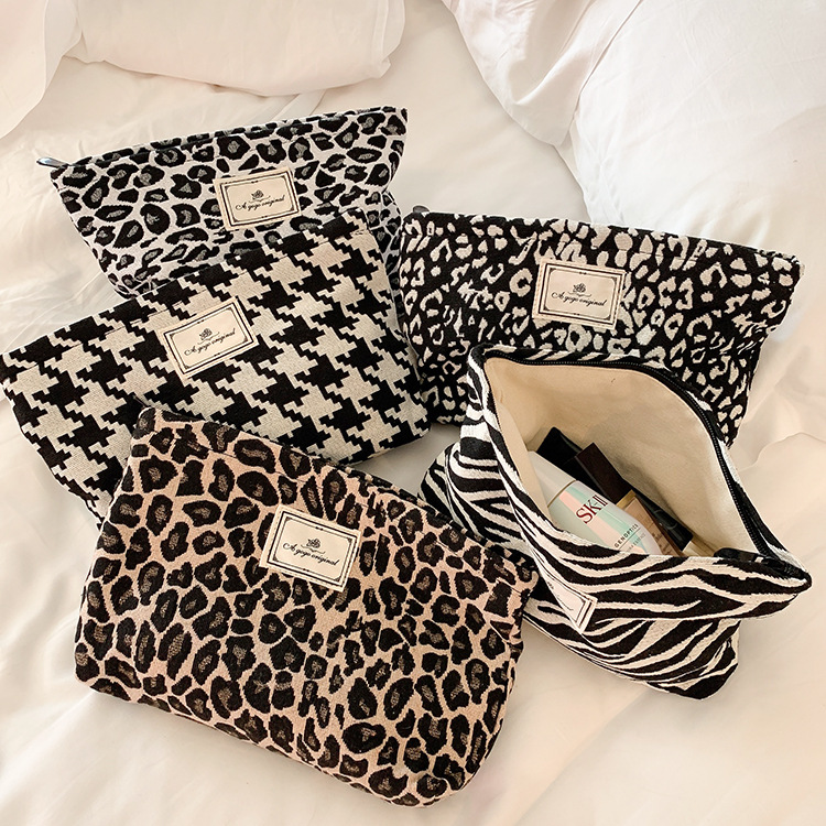 Amazon cross-border leopard print cosmetic bag thickened storage wash travel convenient hand cosmetic bag wholesale