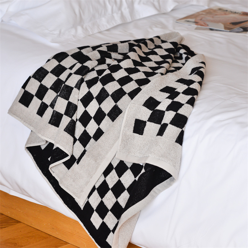 Classic checkerboard bath towel towel cotton absorbent soft