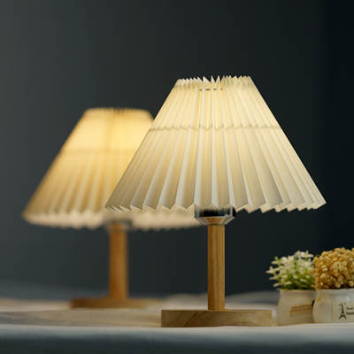 Vintage Pleated Table Lamp Nordic Decorative Dormitory Bedroom Bedside Lamp Umbrella Nightlight Atmosphere Lamp Creative Gift