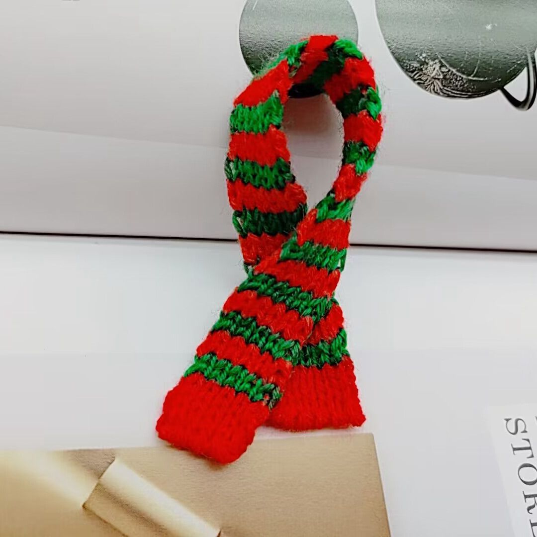 Spot supply knitted brooch scarf headdress bag decoration spot mini doll plush toy doll accessories