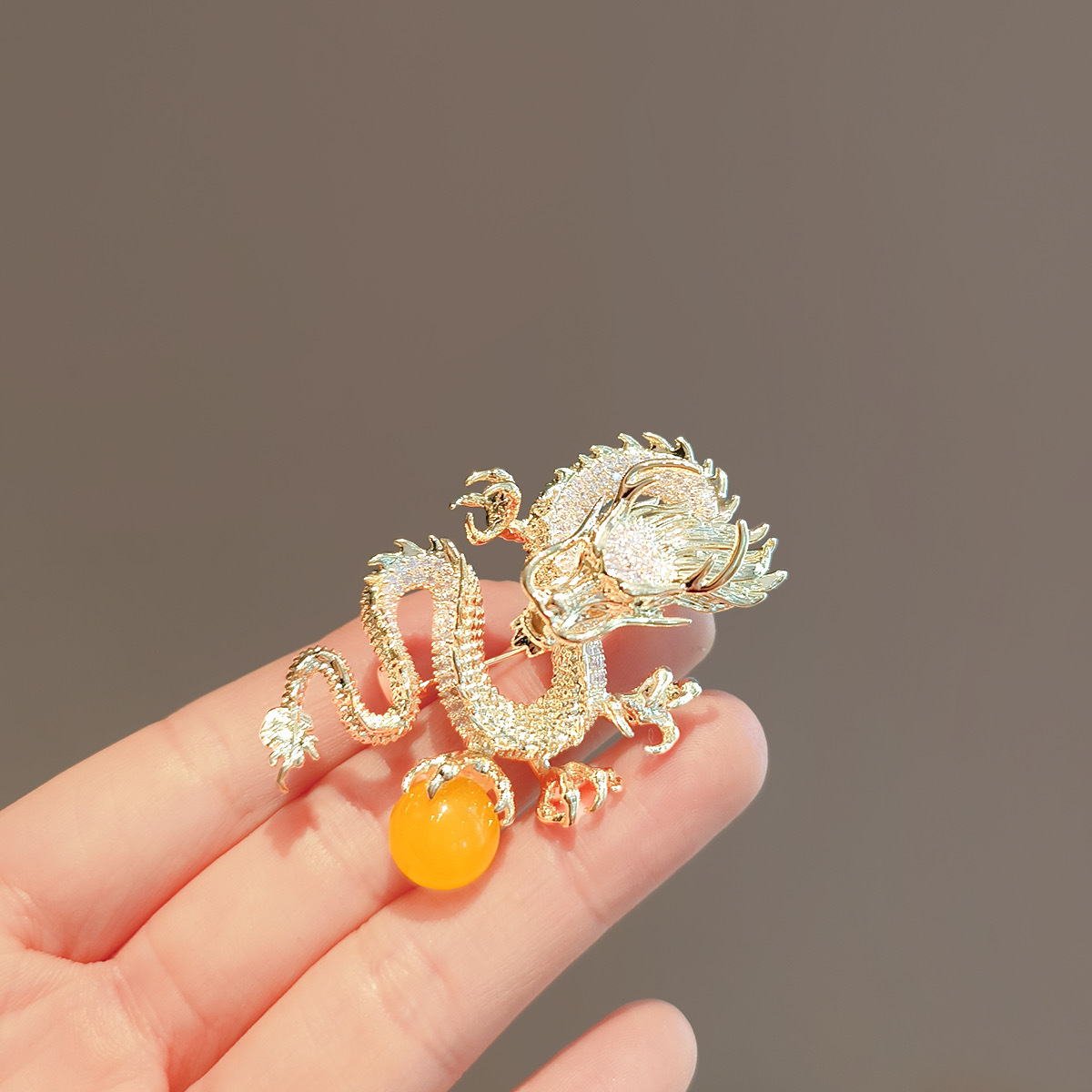 Golden Zodiac dragon brooch luxury national fashion suit corsage vintage rhinestone accessories 2023 new coat pin buckle