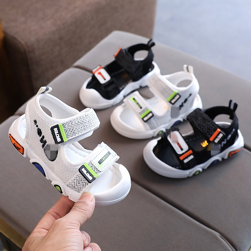 2023 Summer new boys soft-soled beach sandals male baby flashing lights kick-proof children's shoes a generation of hair