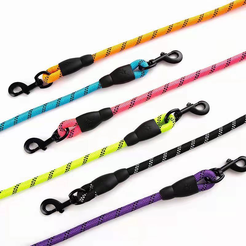 Pet supplies reflective traction rope multi-color nylon round rope large and medium-sized explosion-proof dog rope foam handle traction belt